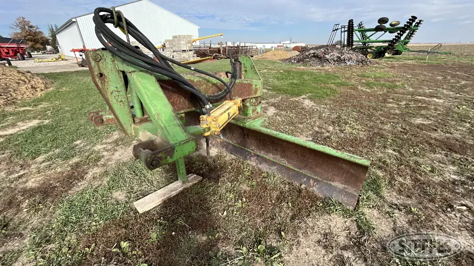 John Deere 155 Straight Blade