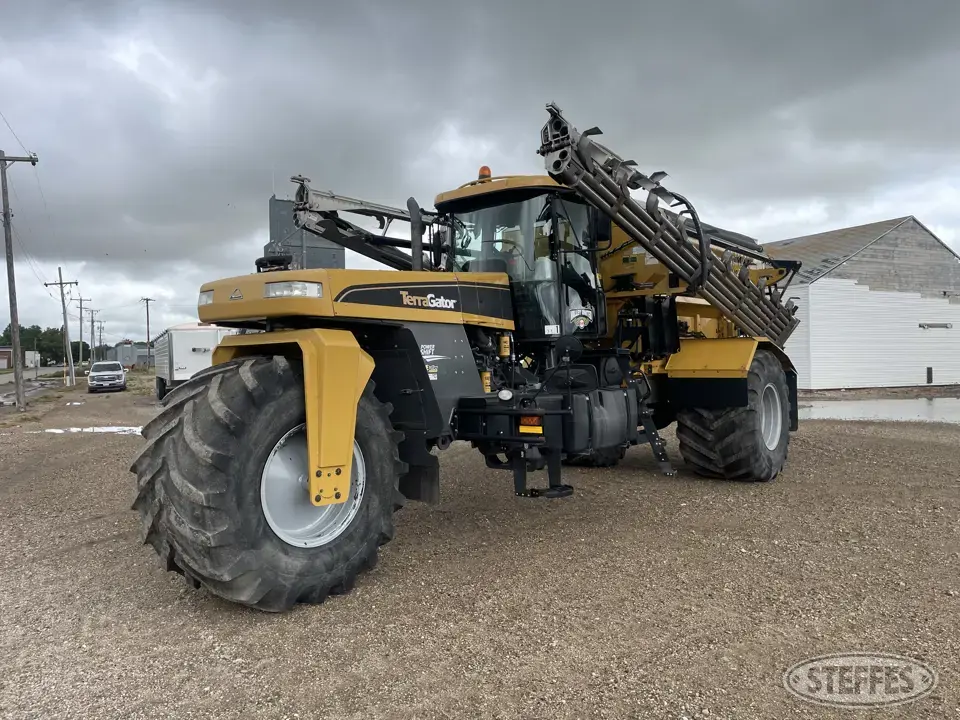 2013 AGCO TerraGator 9300B Self-Propelled Dry Applicators-Spreaders-Floater