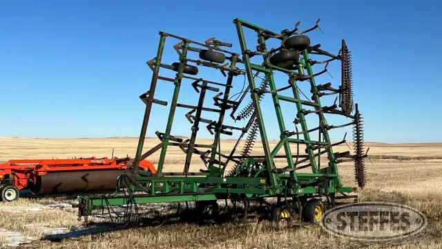 1996 John Deere 680