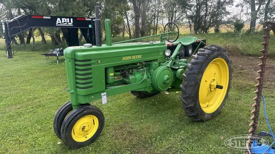 1947 John Deere B Collectible Tractor