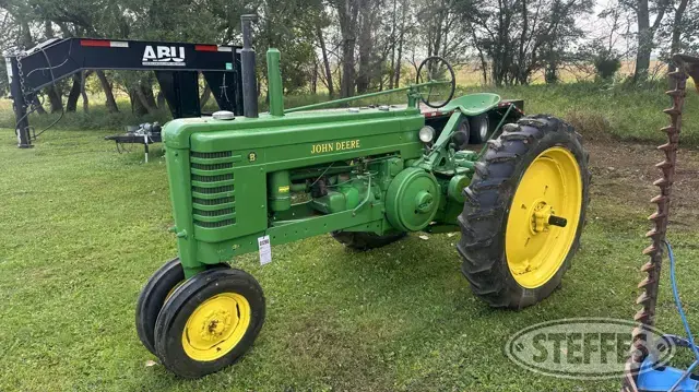 1947 John Deere B