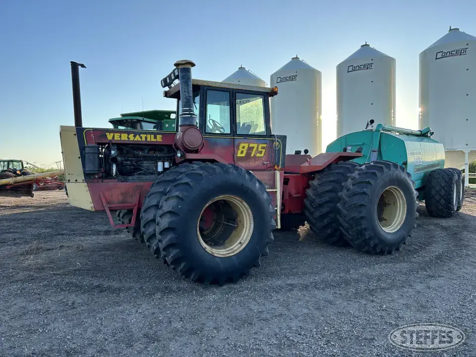 1979 Versatile 875 4WD Tractor