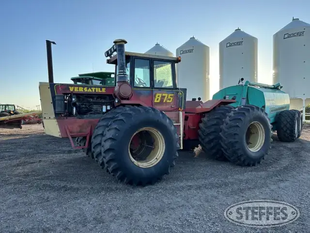 1979 Versatile 875