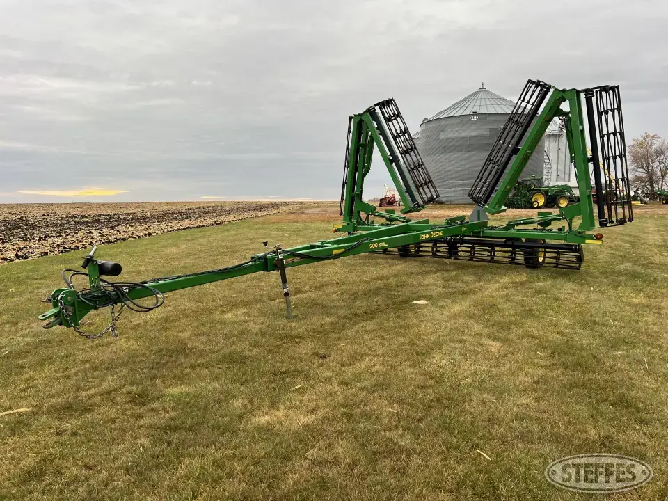 2015 John Deere 200 Soil Finisher