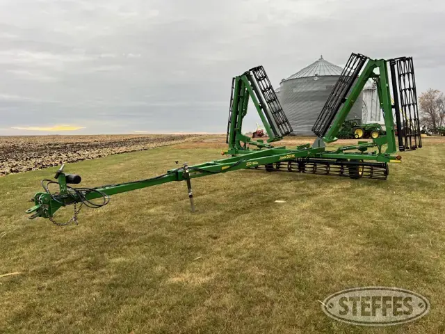 2015 John Deere 200