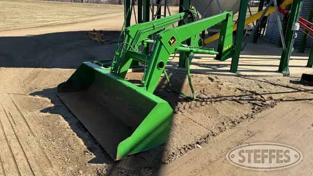 John Deere 148