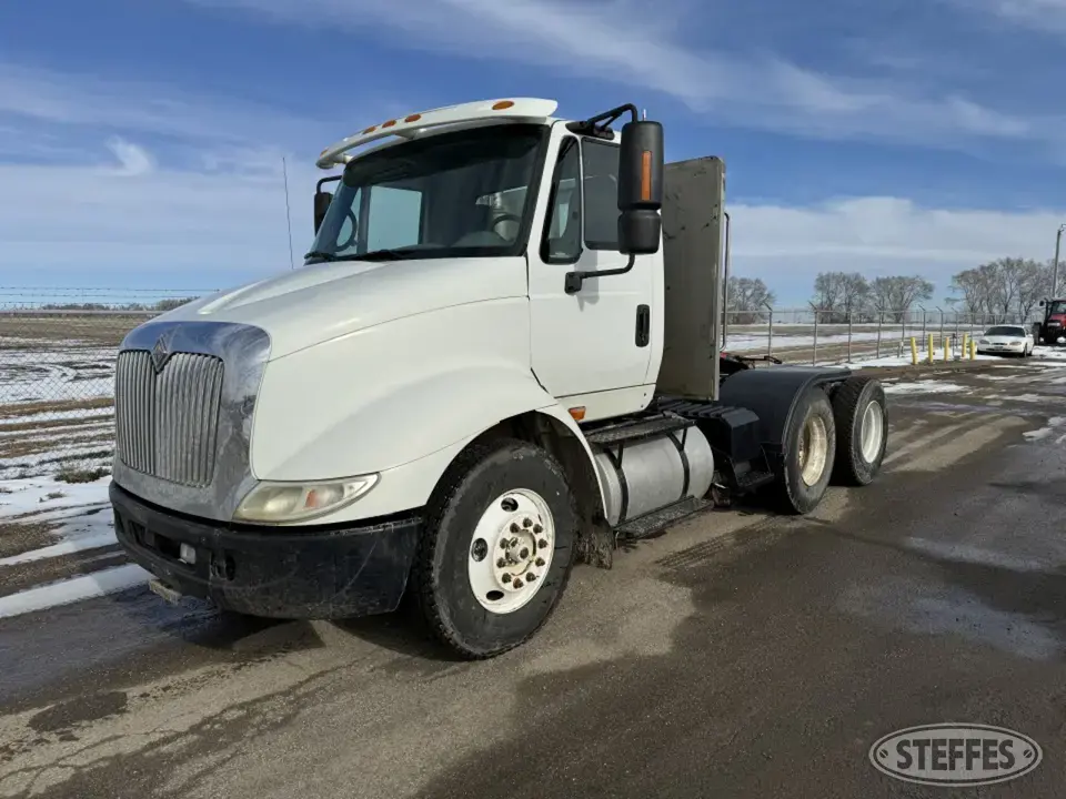 2006 International 8600 Conventional Truck without Sleeper