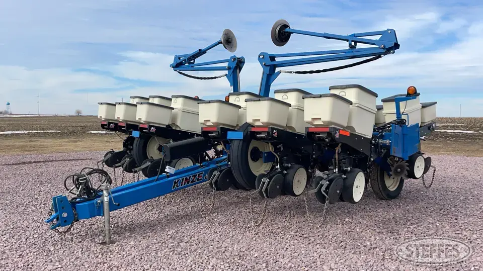 2013 Kinze 3200 12 or More Row Planter