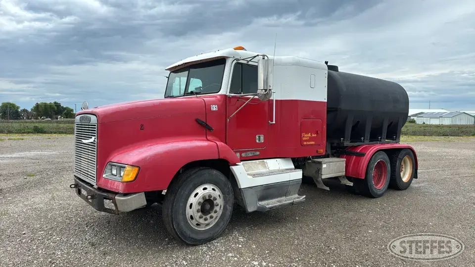 1994 Freightliner FLD112 Tender Truck