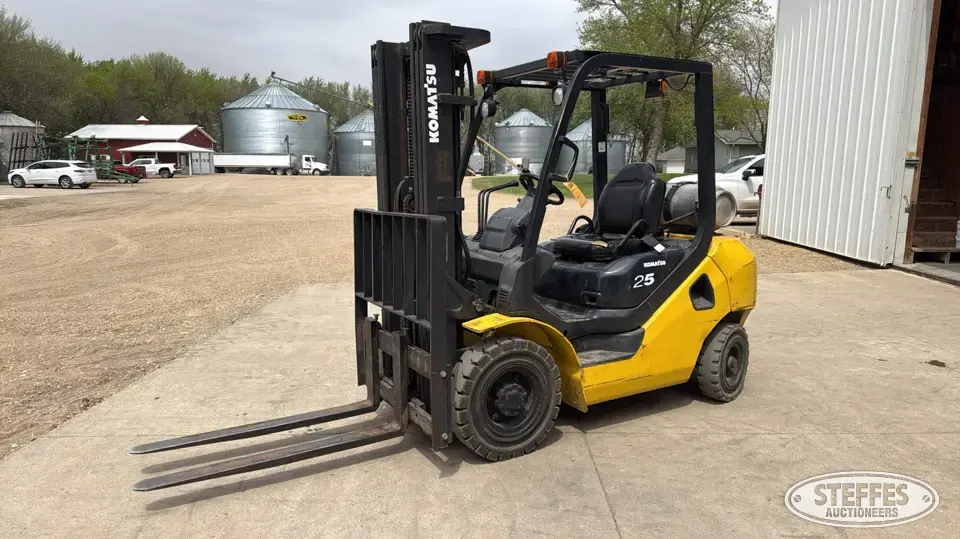 2008 Komatsu FT25T-16 Warehouse Forklift