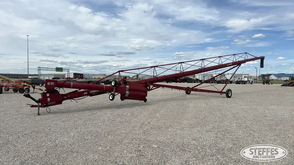 Hutchinson/Mayrath 1392 Swing Hopper Auger