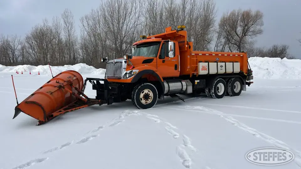 2009 International WorkStar 7600 Plow-Spreader Truck
