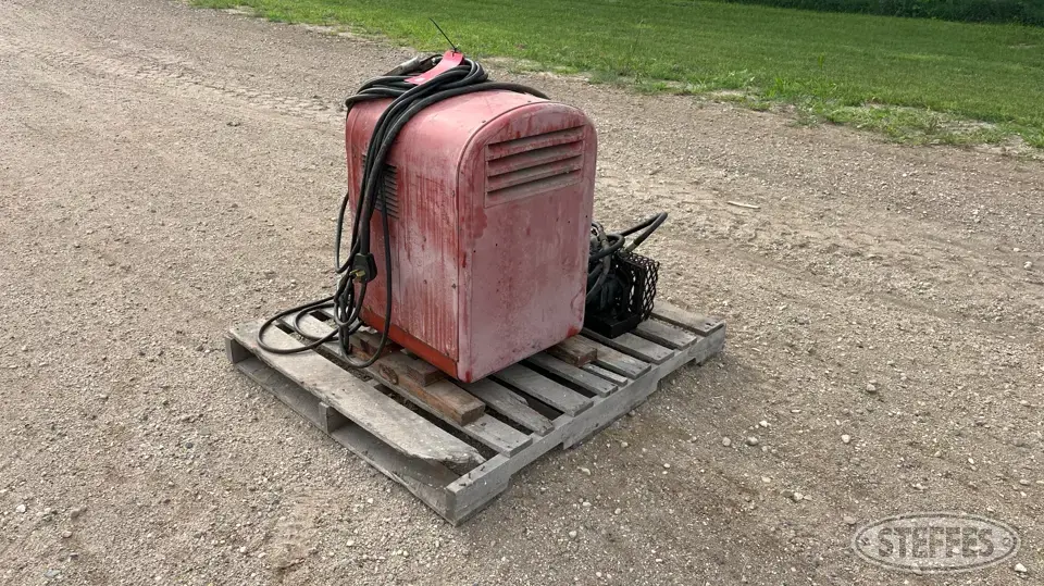 Lincoln Idealarc 250 Welding
