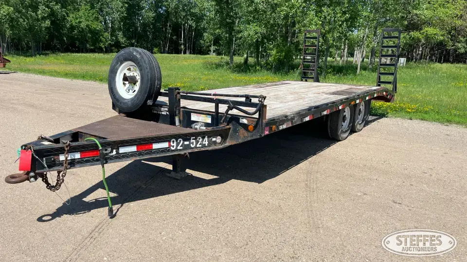 2014 PJ F8202 Utility Trailer