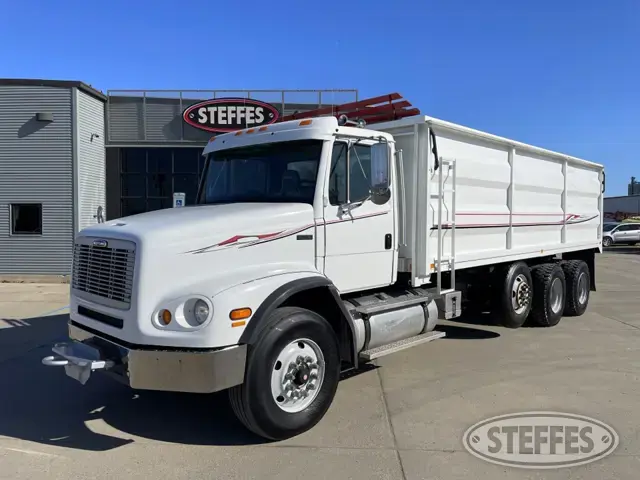 2000 Freightliner 112