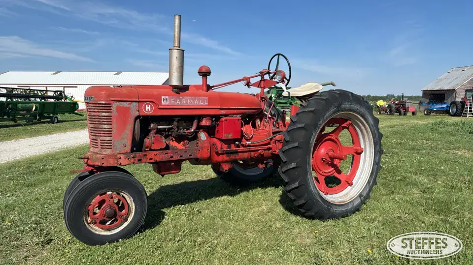 1942 Farmall H 2WD Tractor