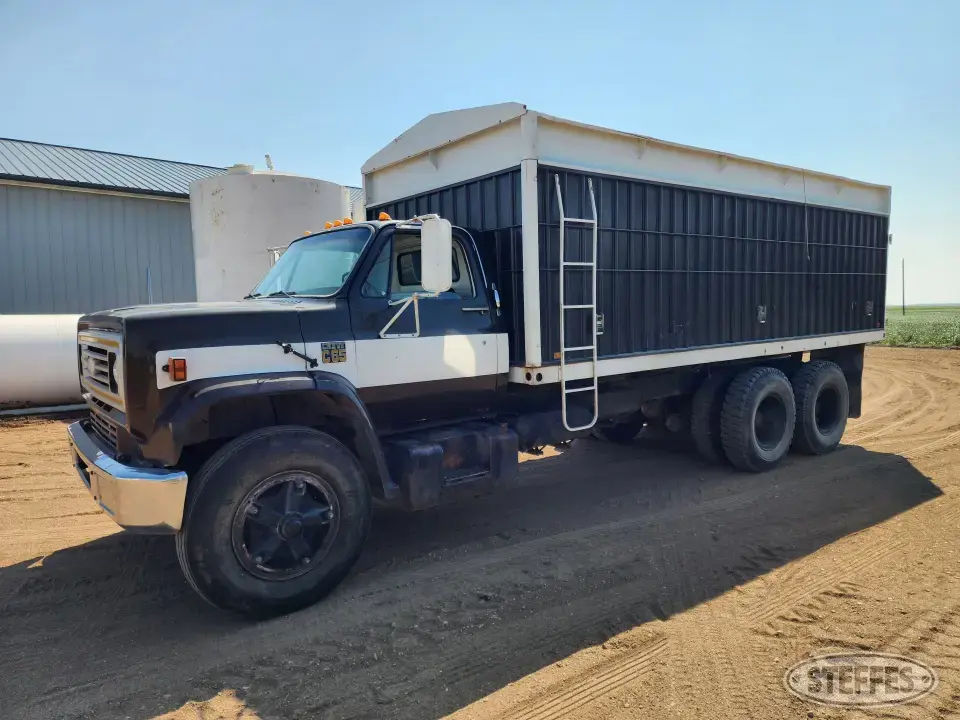 1975 Chevrolet C65 Tandem Boxed Truck