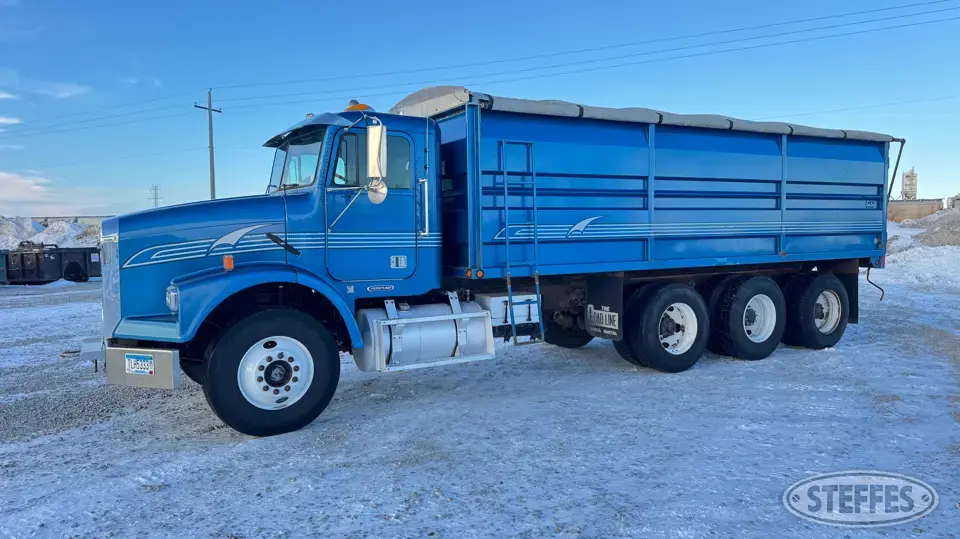 1998 Freightliner FLD112 Tri-Drive Tri-Axle Boxed Truck