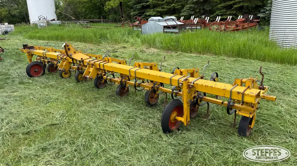 Alloway row crop cultivator