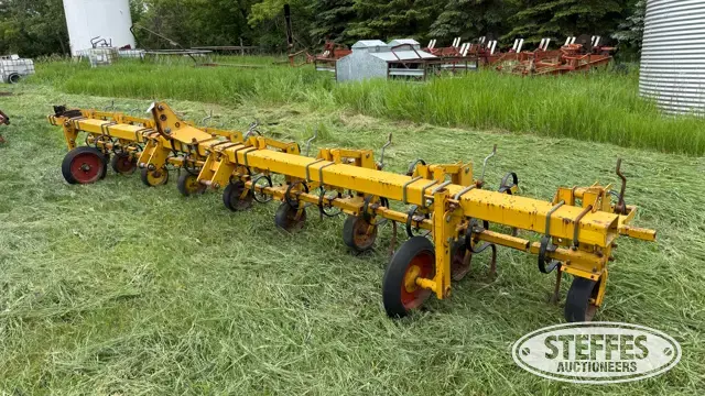 Alloway row crop cultivator