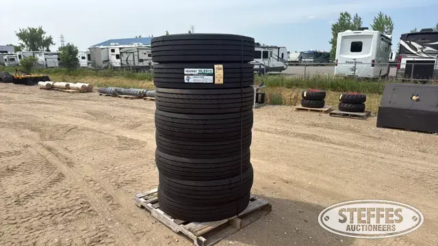 (8) Headway HLS915 11R22.5 truck tires