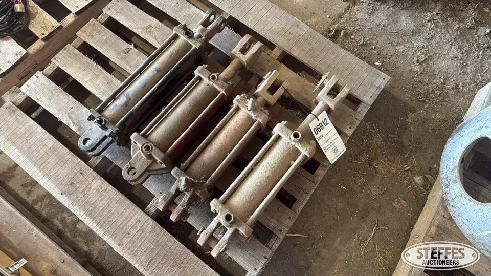 (4) Hyd. cylinders Ag Equipment Part