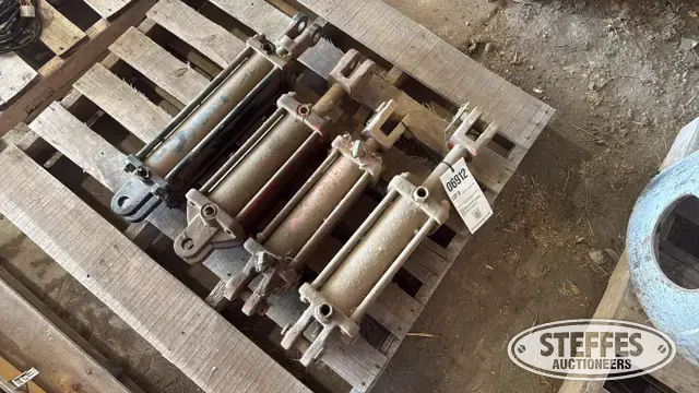 (4) Hyd. cylinders