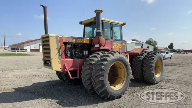 1980 Versatile 875
