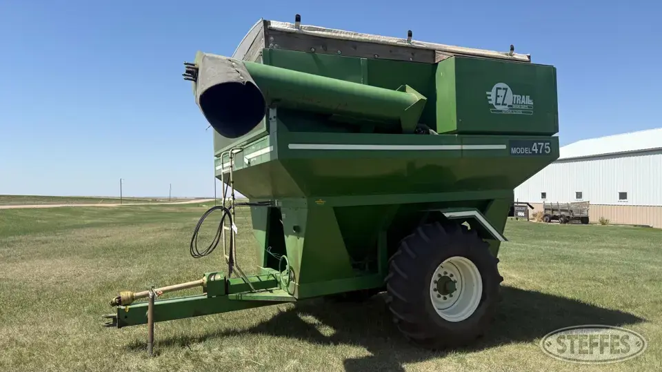 E-Z Trail 475 Grain Cart