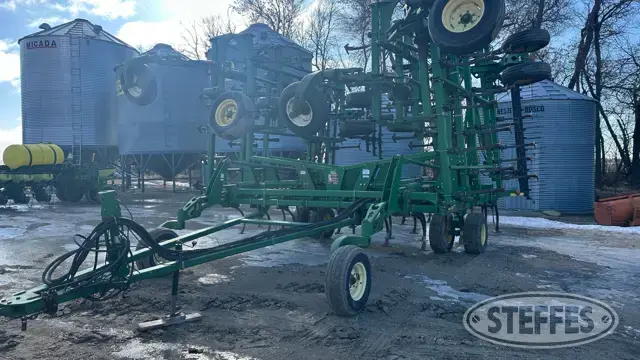 2003 John Deere 2200