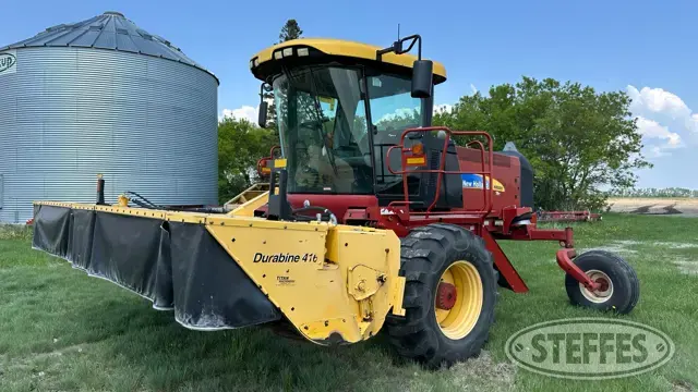 2011 New Holland H8080