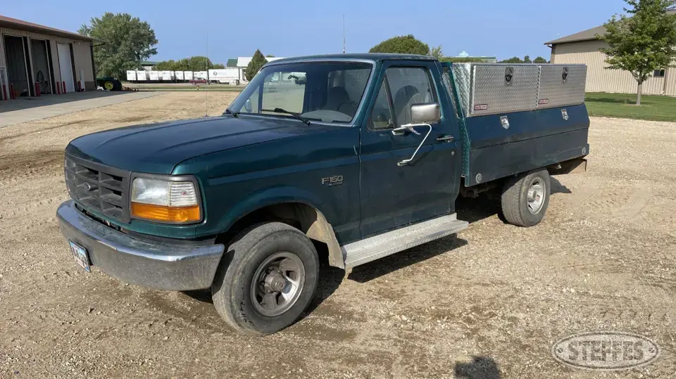 1996 Ford F-150 XL Half Ton Pickup