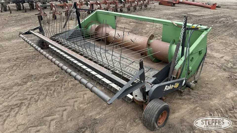 John Deere 212 Pickup Head
