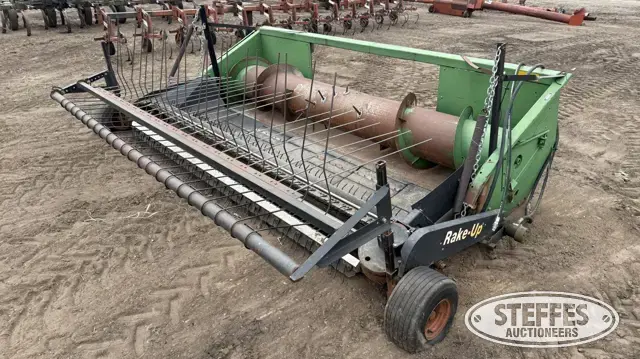 John Deere 212