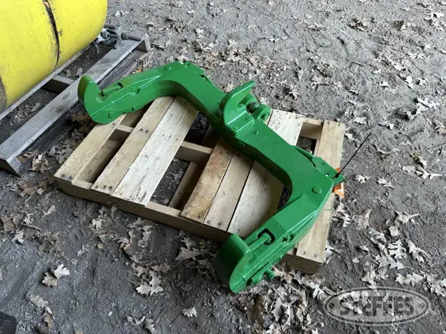 John Deere Cat 2