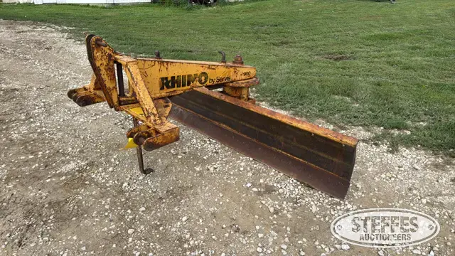 Rhino R900 3 pt. blade