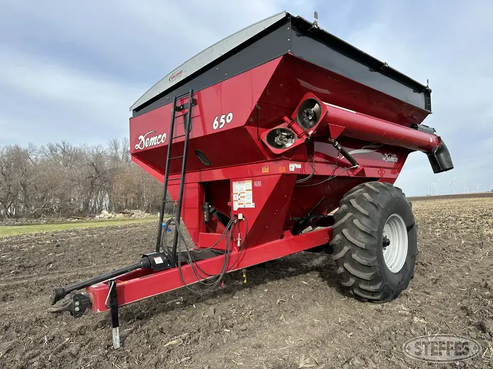 Demco 650 Grain Cart