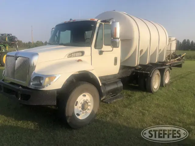 2002 International 7400