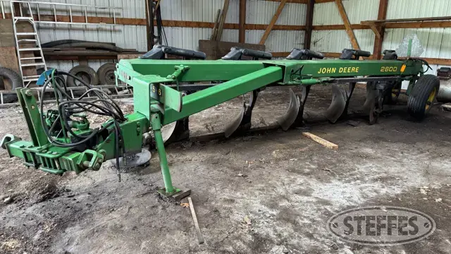 John Deere 2800
