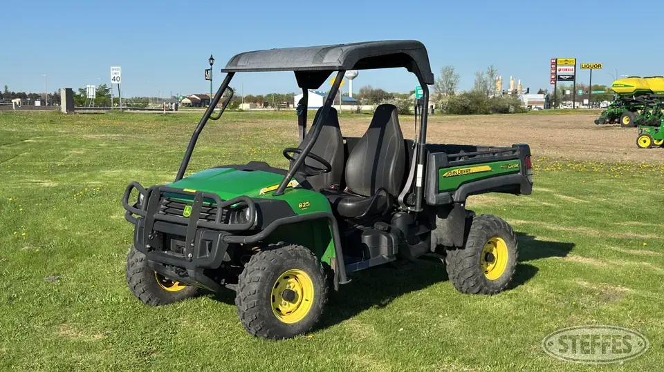 2013 John Deere 825i UTV