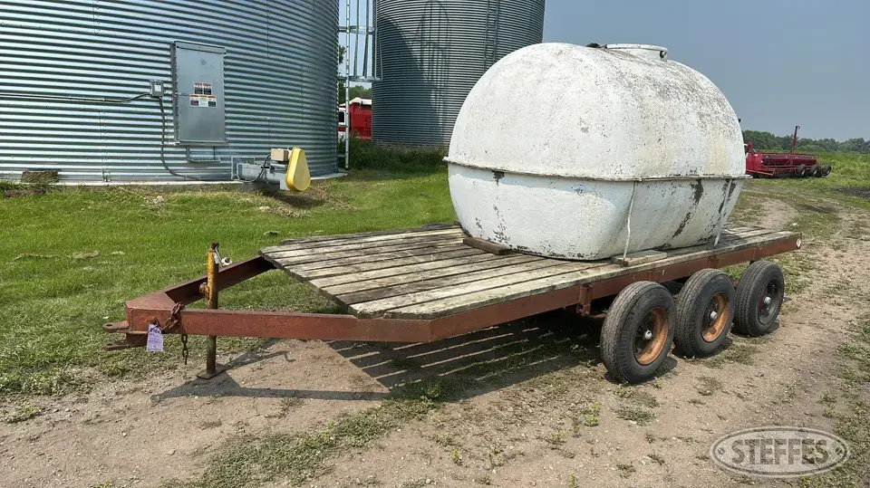 Shop-built tri-axle equipment trailer Flatbed Trailer
