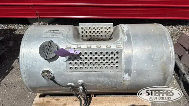 Mack 75 gal. fuel tank