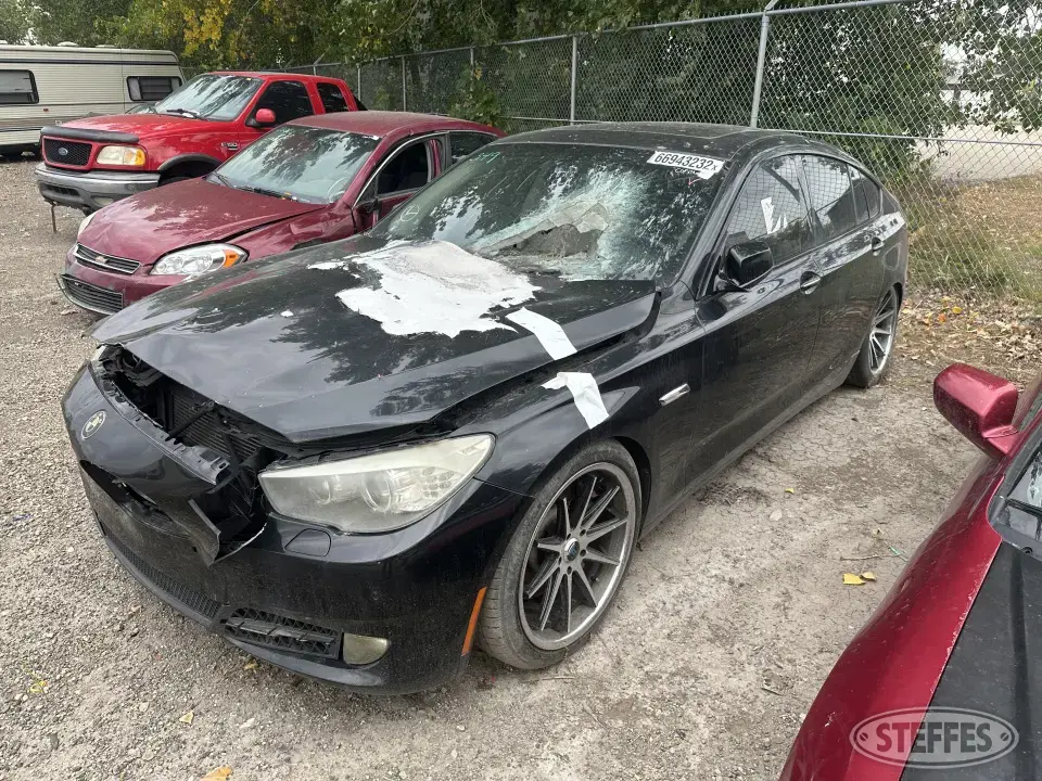2010 BMW 550i Car