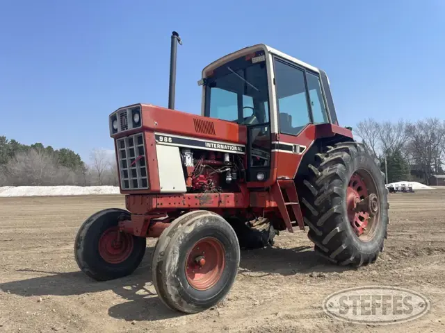 1976 IHC 986