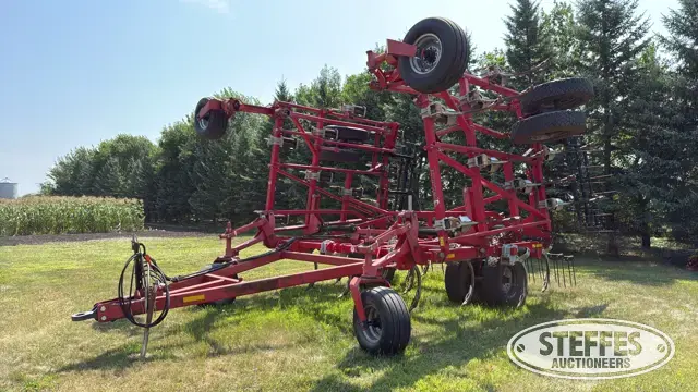 Wil-Rich chisel plow