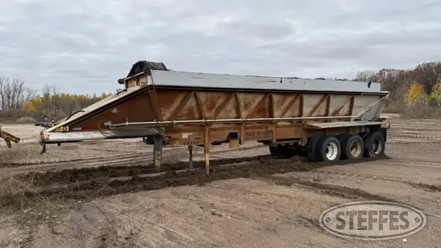 2000 Red River LB334