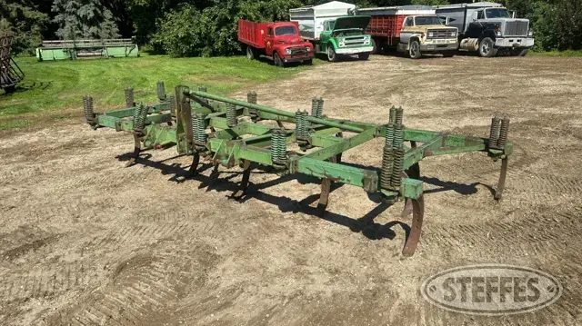 John Deere 100