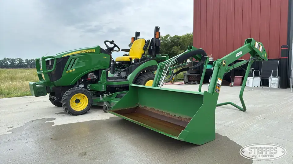 2018 John Deere 1025R MFWD Tractor