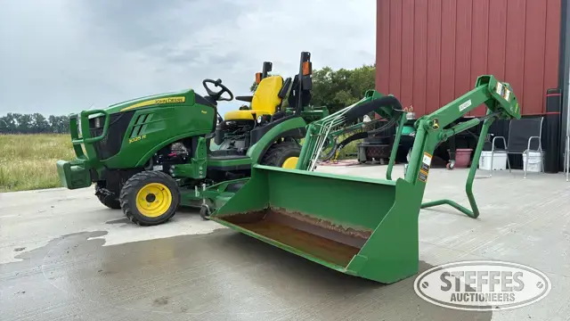 John Deere 1025R