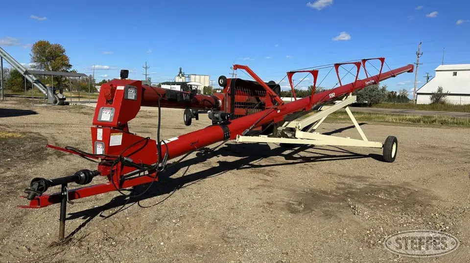 Farm King 1262 Swing Hopper Auger